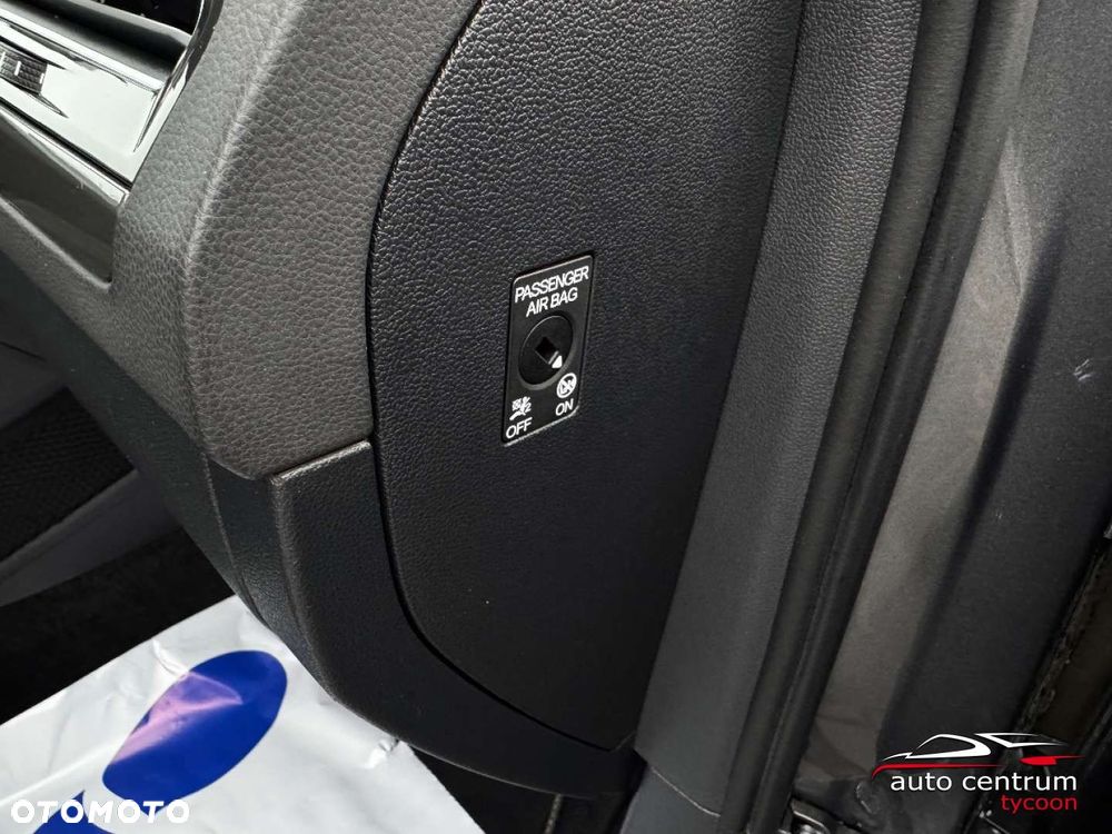 Volkswagen Tiguan - 32