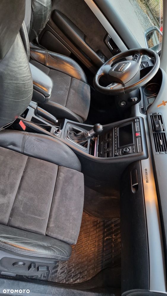 Audi A4 Avant 2.0 TDI DPF quattro - 4