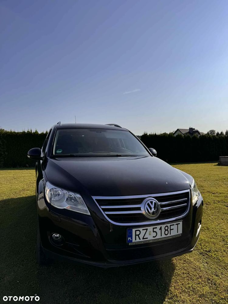 Volkswagen Tiguan - 1