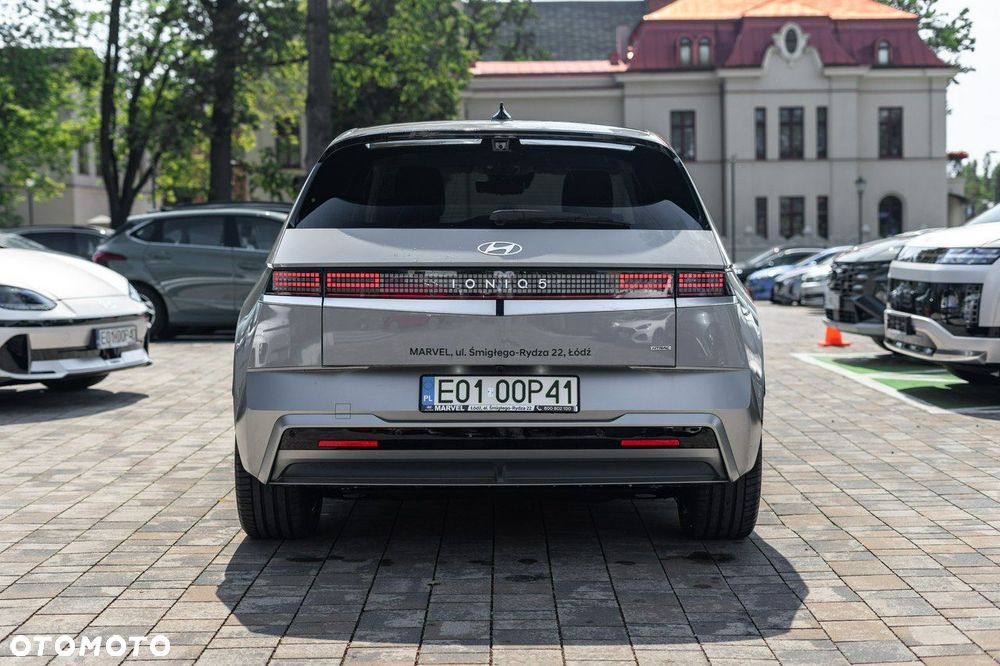 Hyundai IONIQ 5 - 5