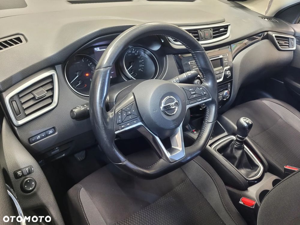 Nissan Qashqai 1.6 DIG-T Visia - 2
