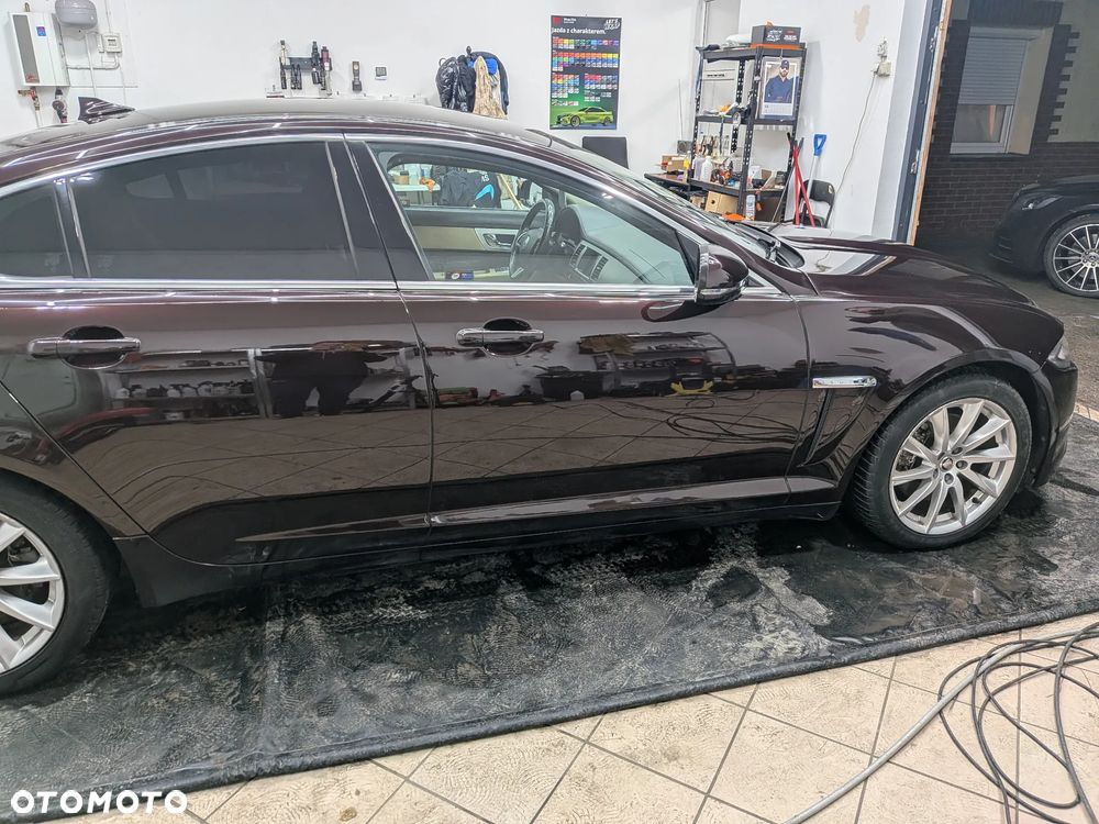 Jaguar XF 2.2 D Portfolio - 8