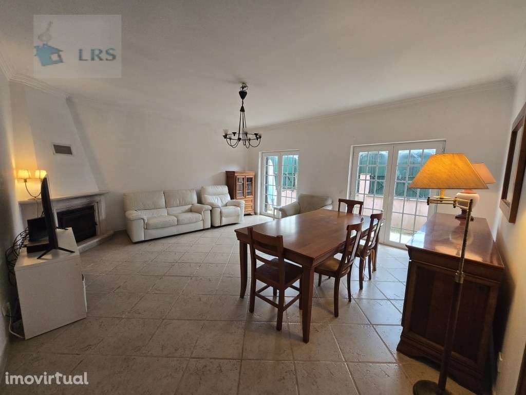 Moradia em Alcoitão - Excelente Oportunidade

Situada numa zona r... - Grande imagem: 5/52