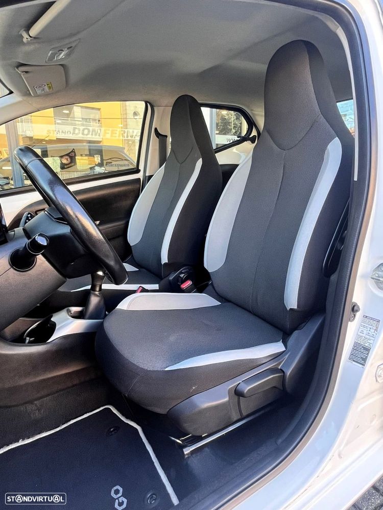 Toyota Aygo 1.0 X-Play+AC+X-Touch - 30