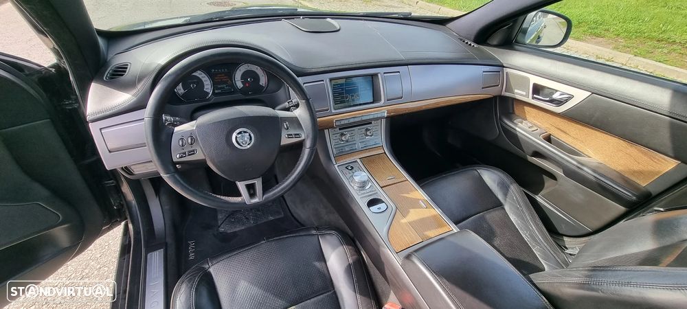 Jaguar XF 2.7 D V6 Premium Luxury - 7