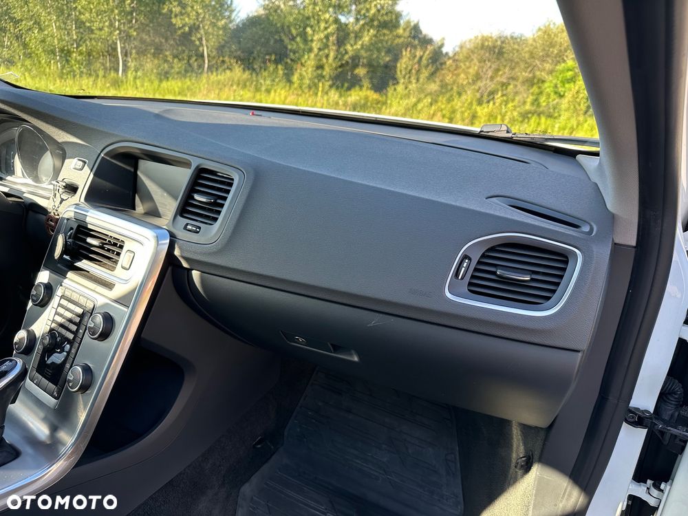 Volvo S60 D5 AWD Momentum - 31