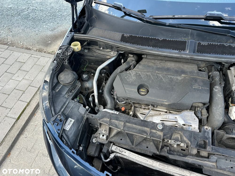 Peugeot 5008 1.6 PureTech Allure S&S EAT8 - 21