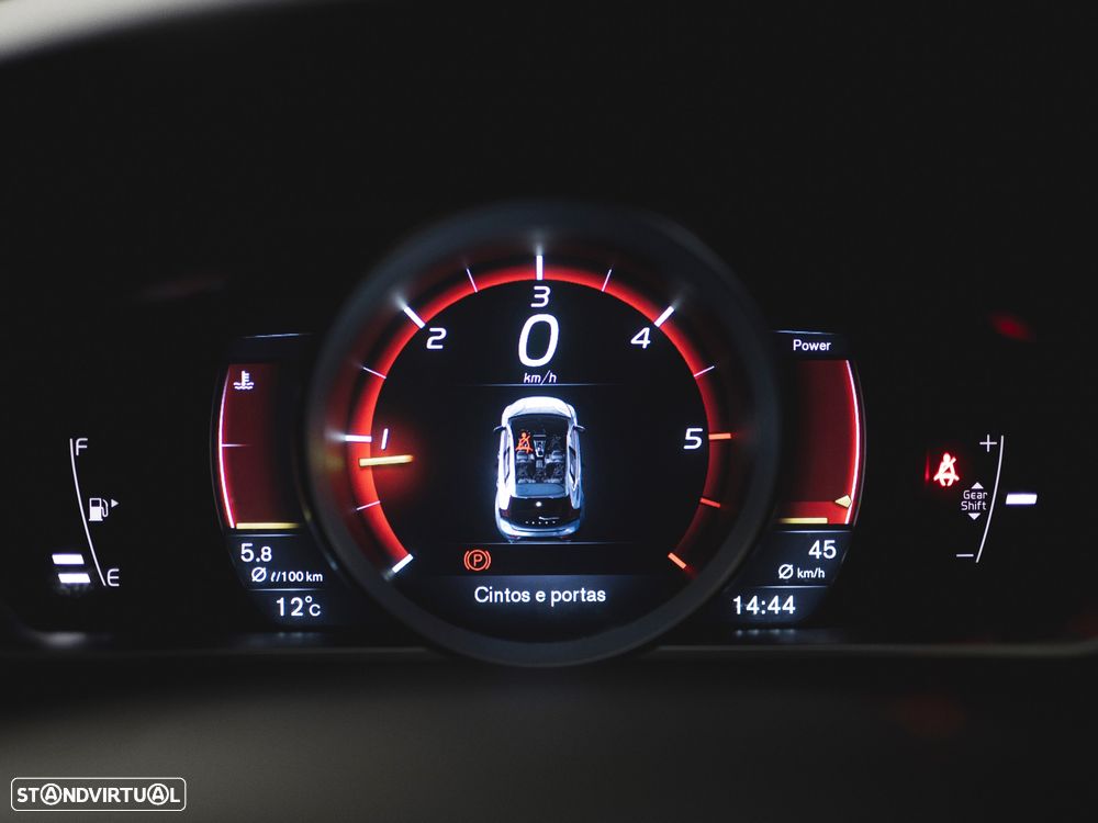 Volvo V40 D2 RDesign - 16