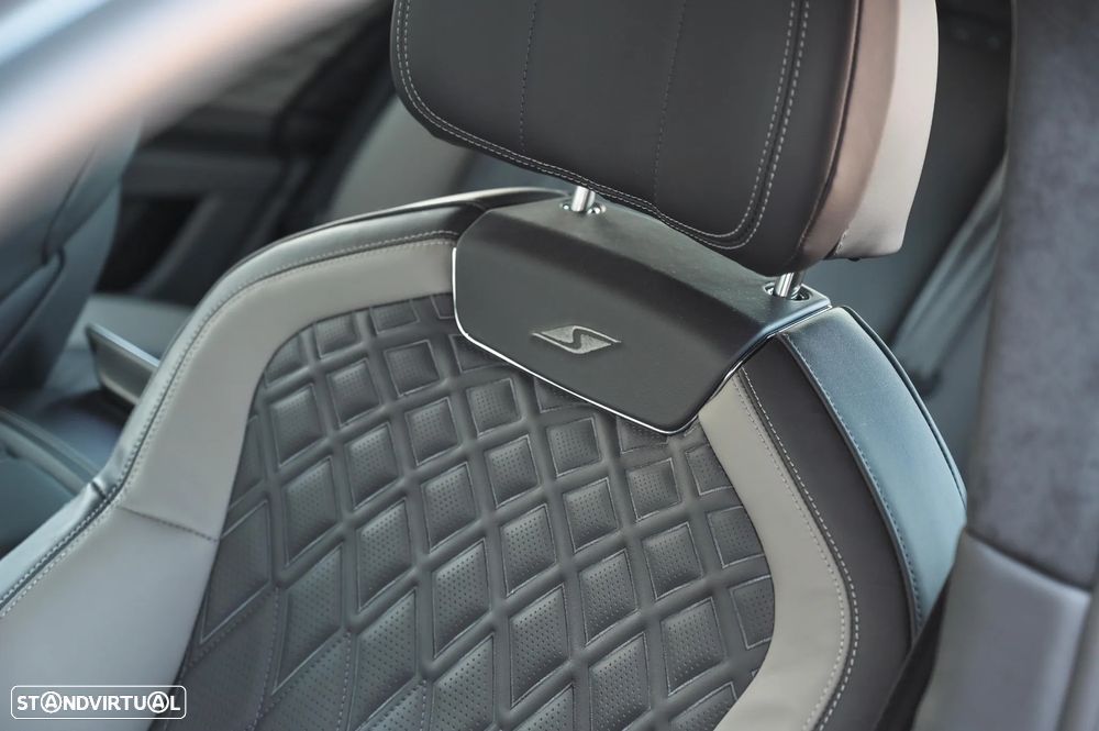 Bentley Flying Spur Hybrid S - 19