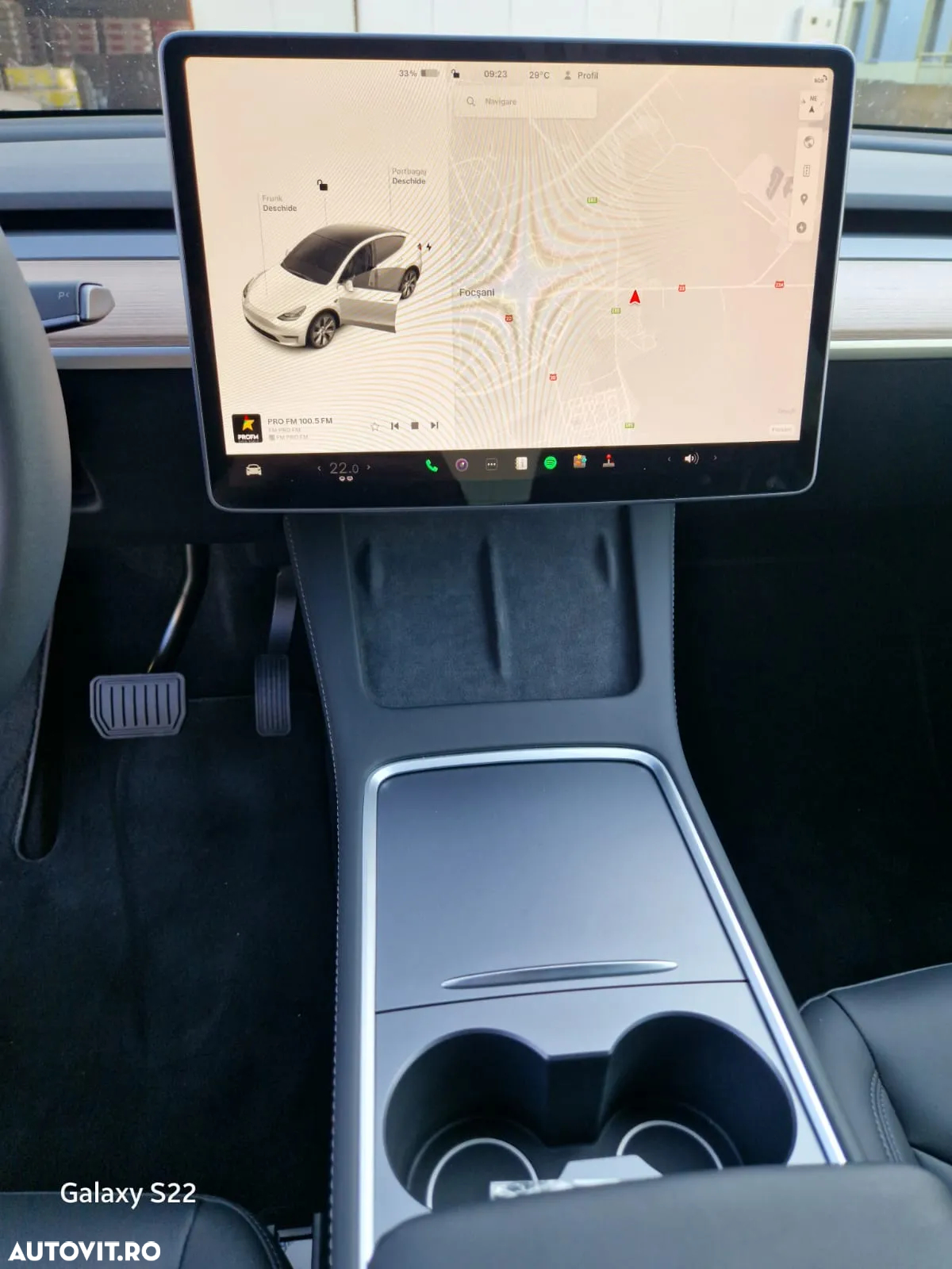 Tesla Model Y - 7