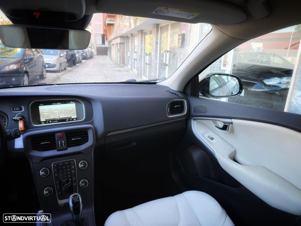 Volvo V40 Cross Country 1.6 D2 Momentum - 25