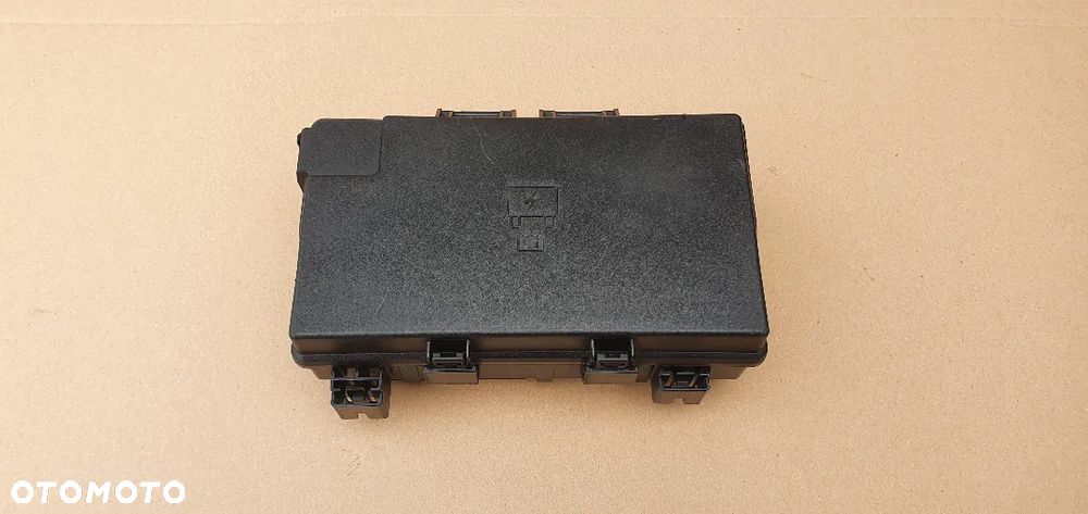 SKRZYNKA BEZPIECZNIKÓW GRAND CHEROKEE WK2 2010- DIESEL P68251627AC - 3