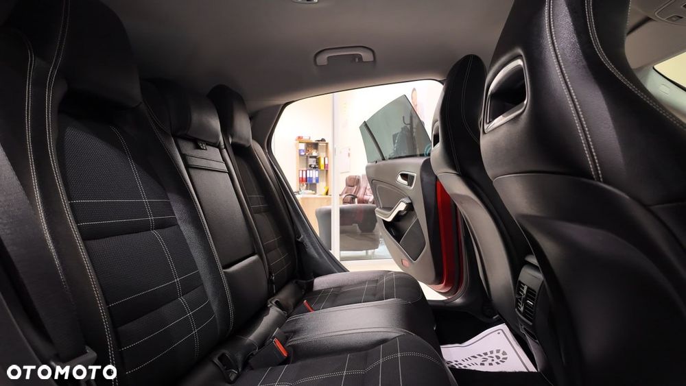 Mercedes-Benz CLA 250 4-Matic Sport - 33