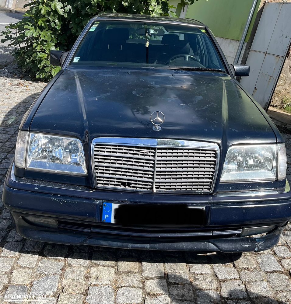 Mercedes-Benz 200 D - 3
