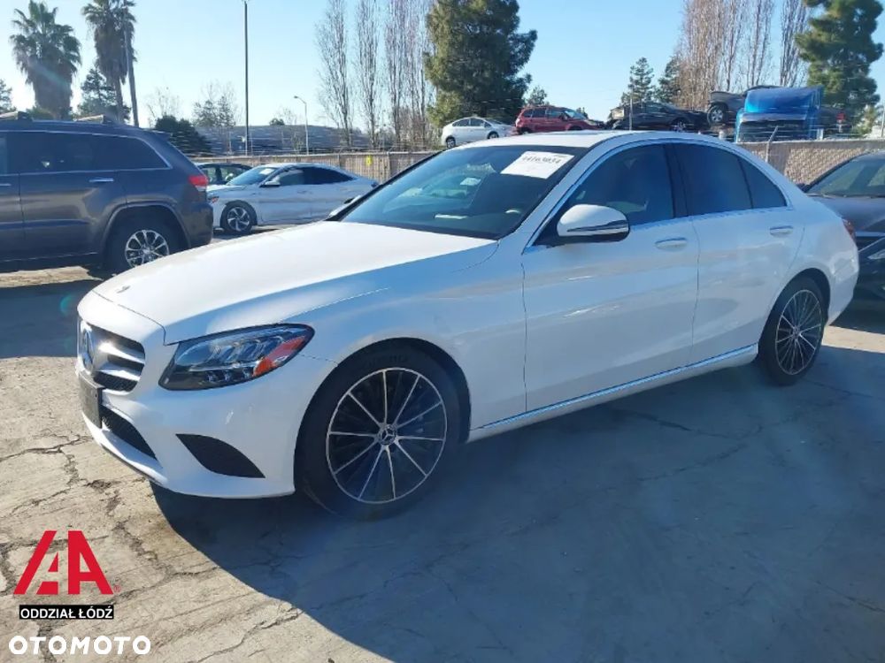 Mercedes-Benz Klasa C 300 9G-TRONIC - 3