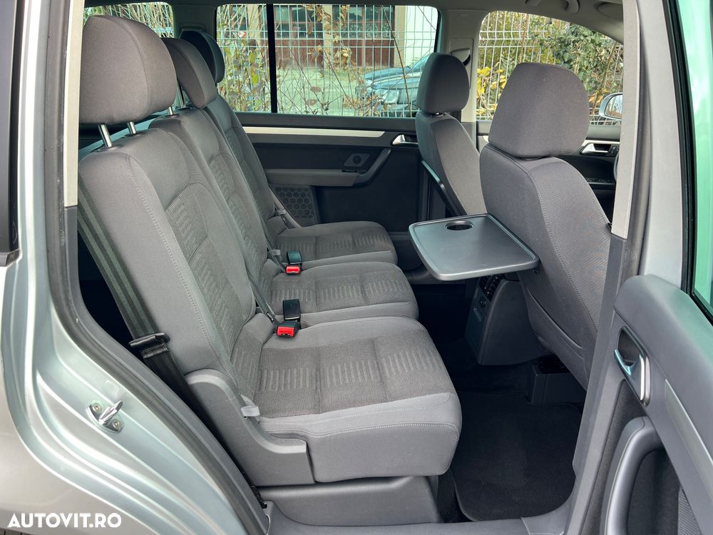 Volkswagen Touran 2.0 TDI DPF BlueMotion Technology Highline - 11