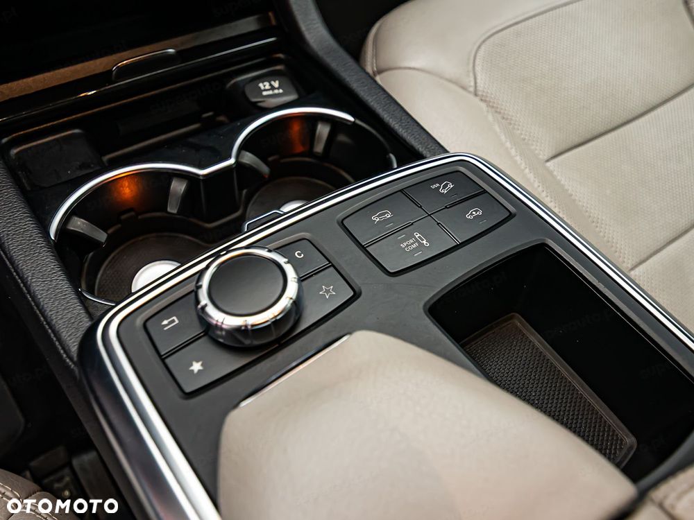 Mercedes-Benz ML 350 BlueTEC 4-Matic - 23