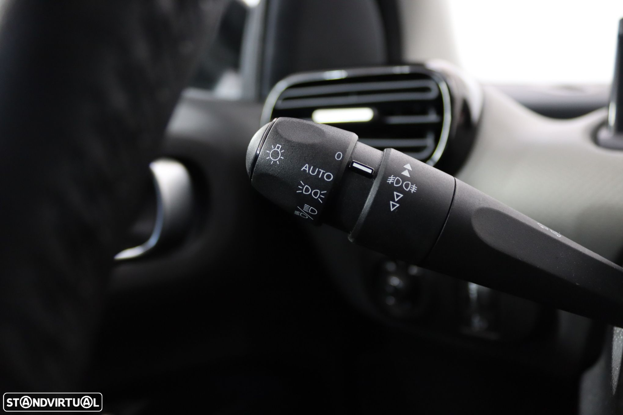 Citroën C4 Cactus BlueHDi 100 Stop&Start C-SERIES - 13