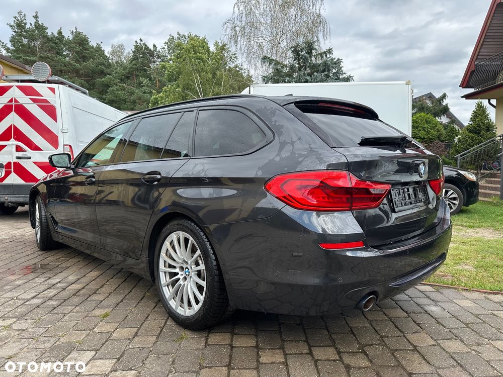 BMW Seria 5 520d Sport Line - 13