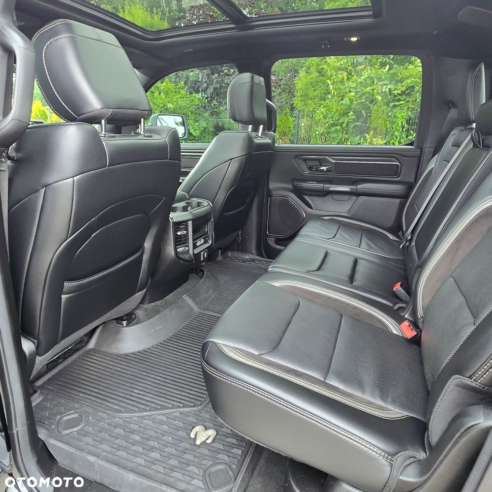 RAM 1500 Crew Cab Sport - 9