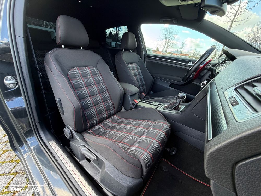 VW Golf GTI BlueMotion DSG - 32