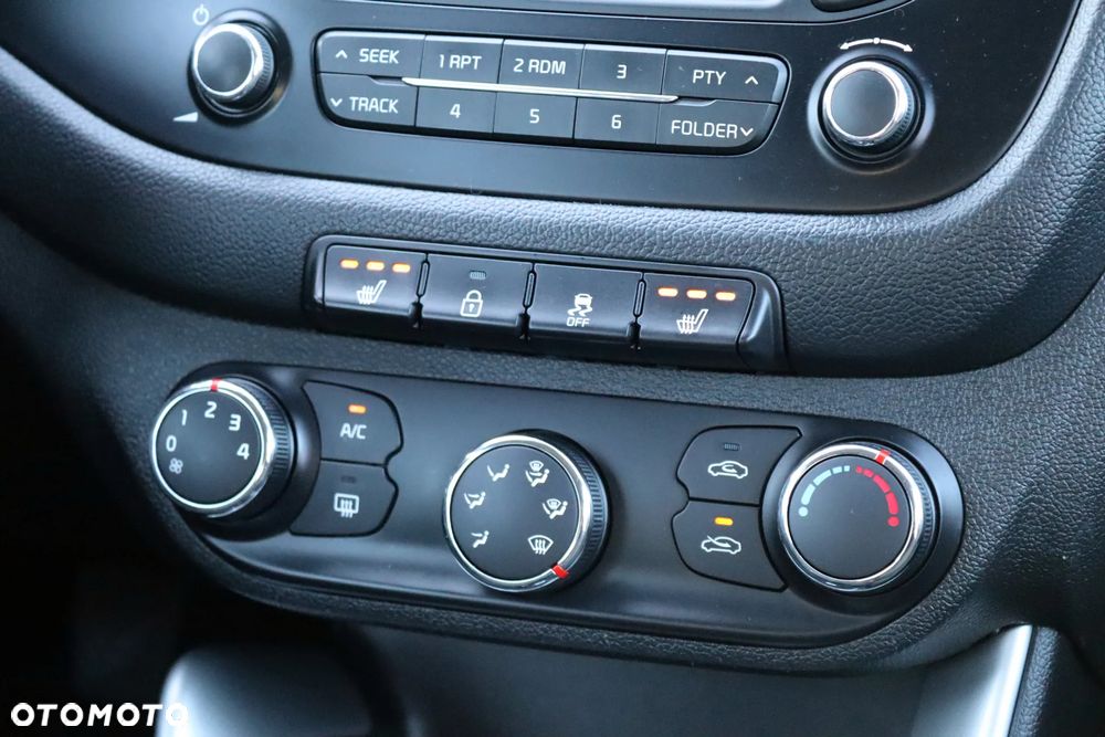 Kia Ceed 1.6 GDI Dream Team Edition - 26