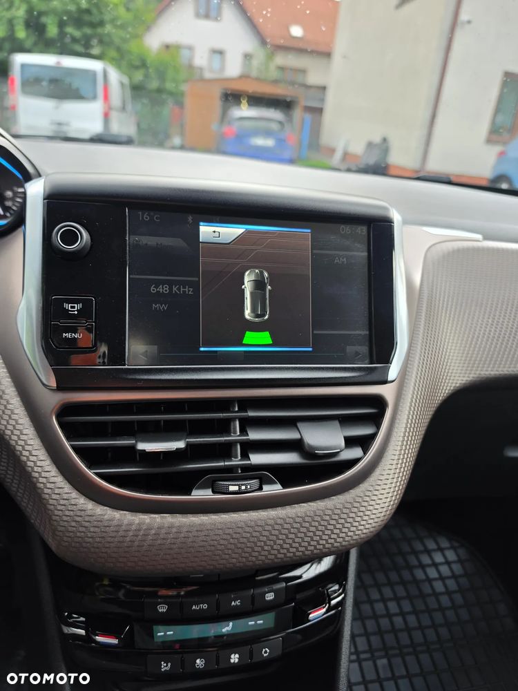 Peugeot 2008 1.6 VTi Allure - 19