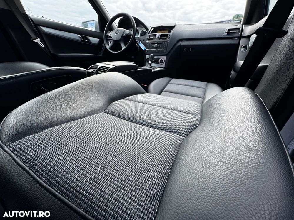 Mercedes-Benz C 180 T Kompressor Automatik BlueEFFICIENCY Elegance - 26