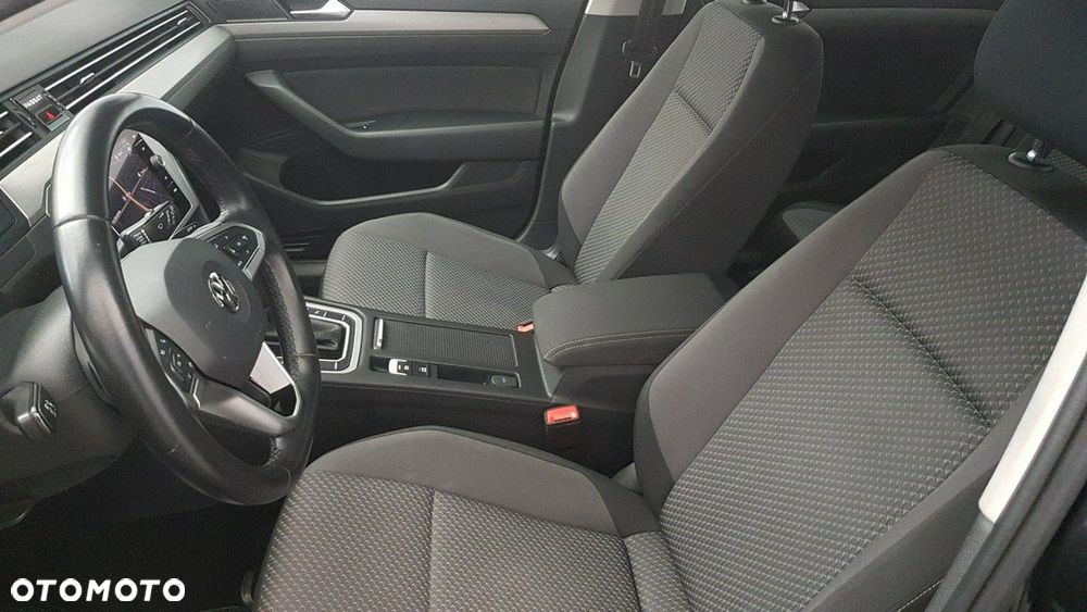 Volkswagen Passat - 15