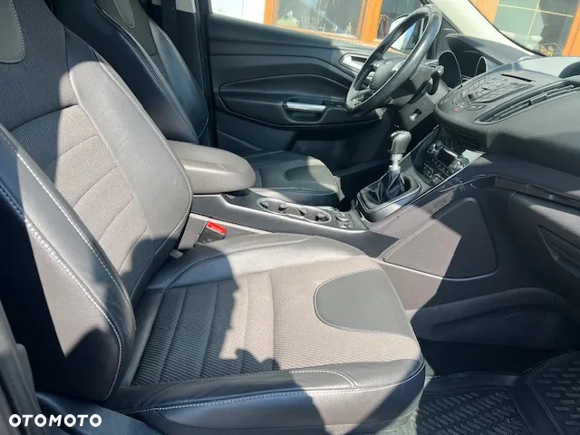 Ford Kuga 1.5 EcoBoost 2x4 Titanium - 15