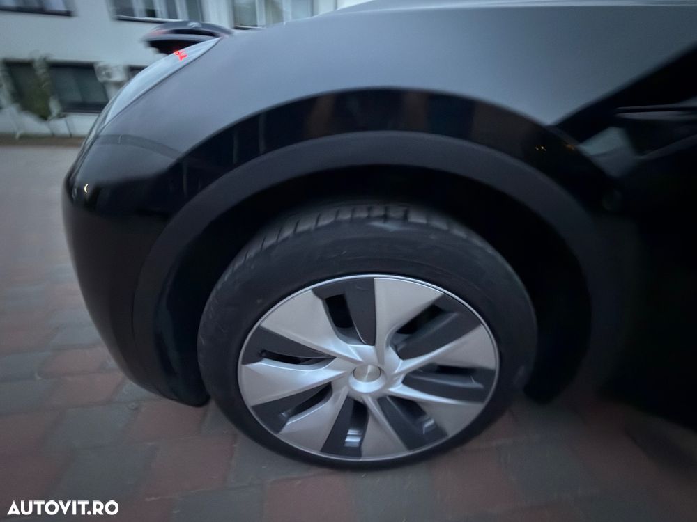 Tesla Model Y Long Range Dual Motor AWD - 34
