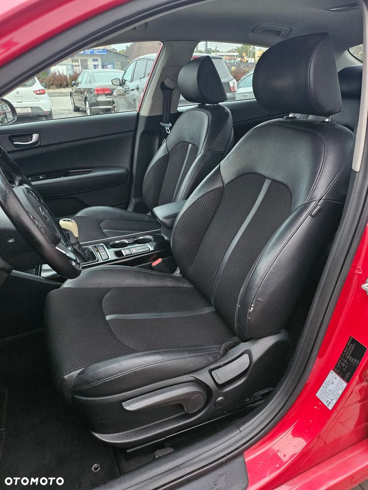 Kia Optima 2.0 L - 12