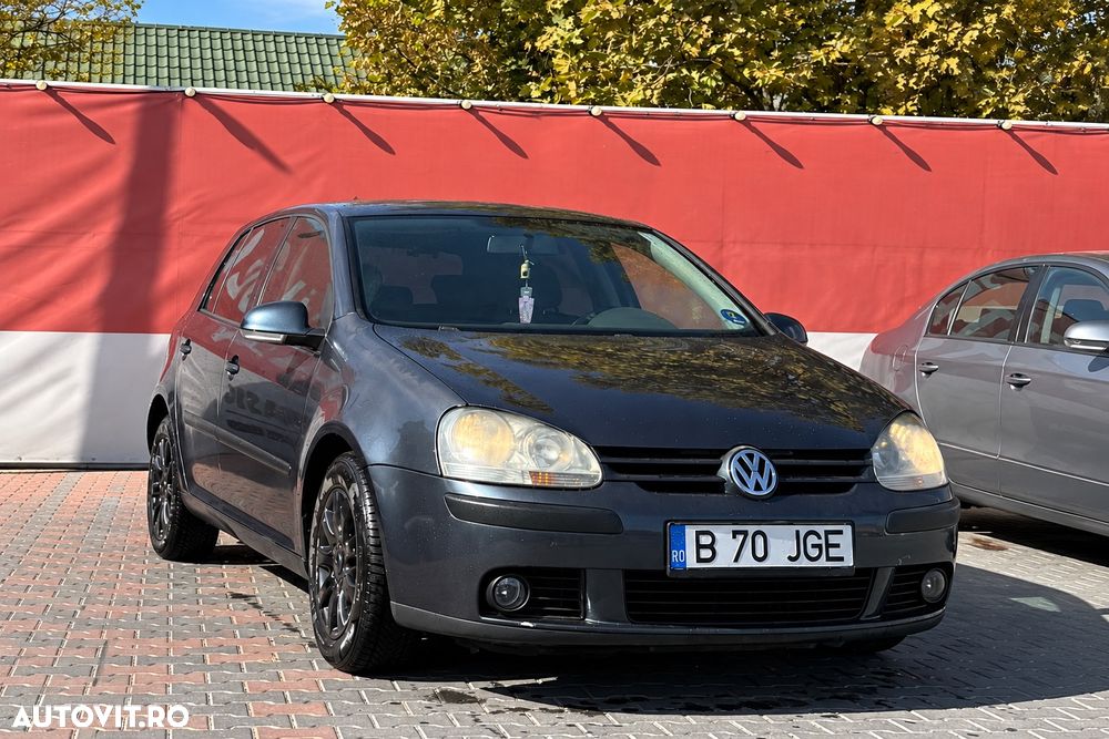 Volkswagen Golf - 1