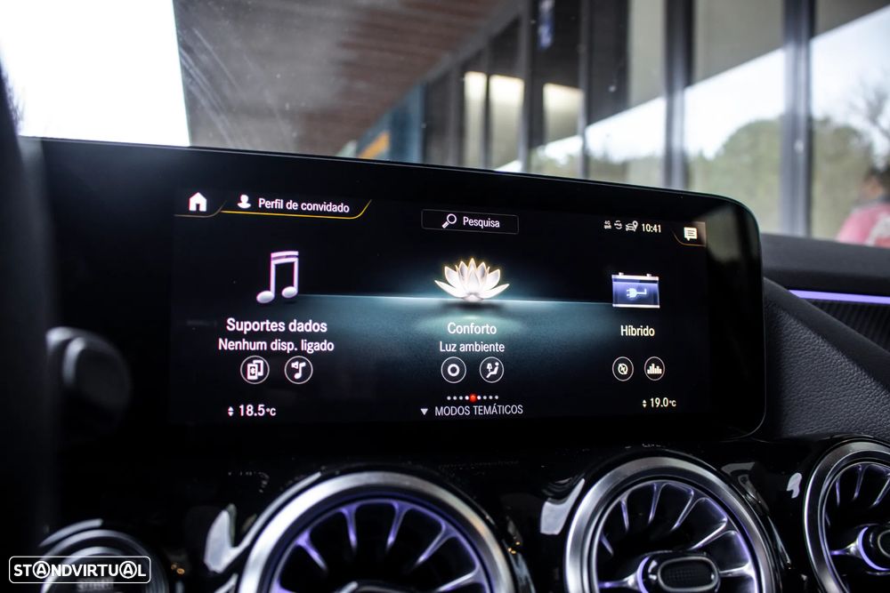 Mercedes-Benz GLA 250 e AMG Line - 41