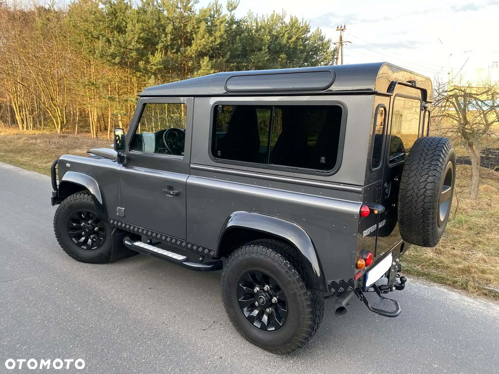 Land Rover Defender 2.2 TD4 E - 33