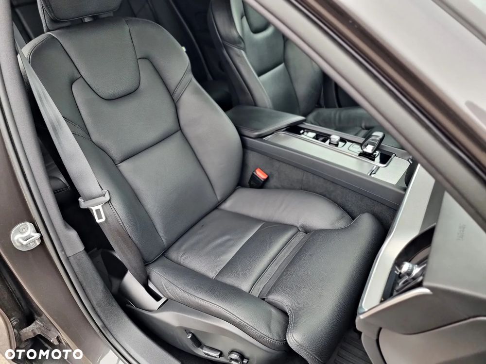 Volvo V60 Cross Country B4 D AWD Geartronic Pro - 21