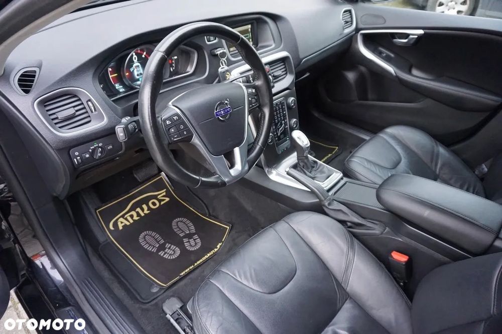 Volvo V40 D3 Summum - 28