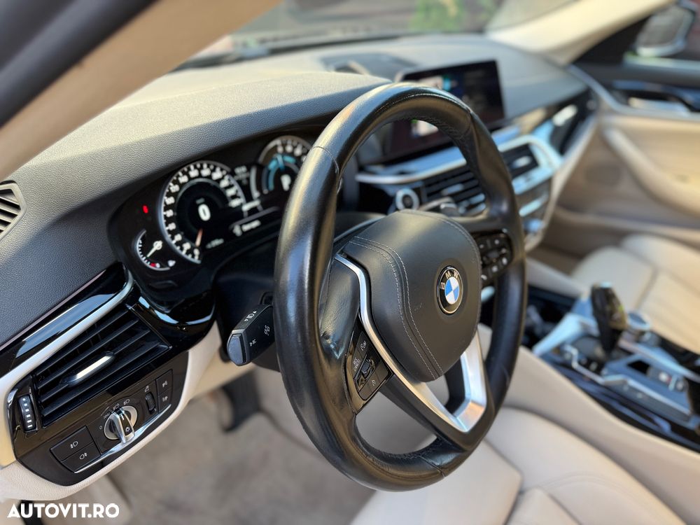 BMW Seria 5 530e iPerformance Aut. Sport Line - 11