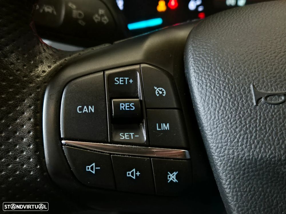 Ford Focus 1.0 EcoBoost ST-Line - 43