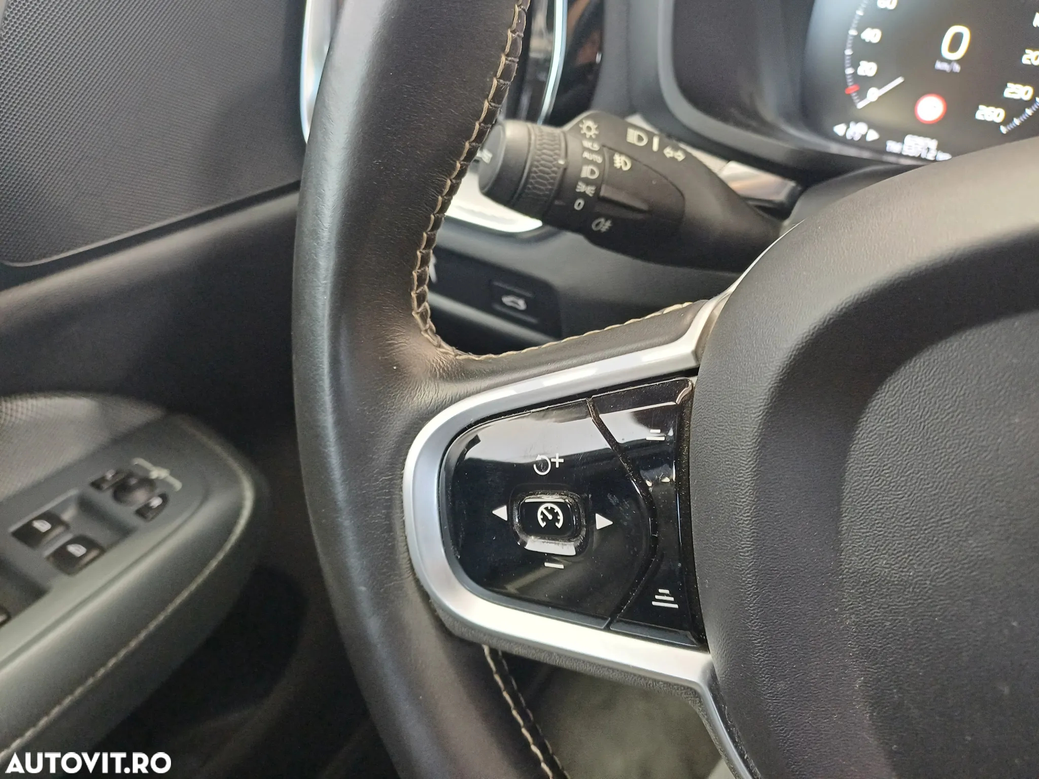 Volvo S60 T5 Momentum Pro - 12