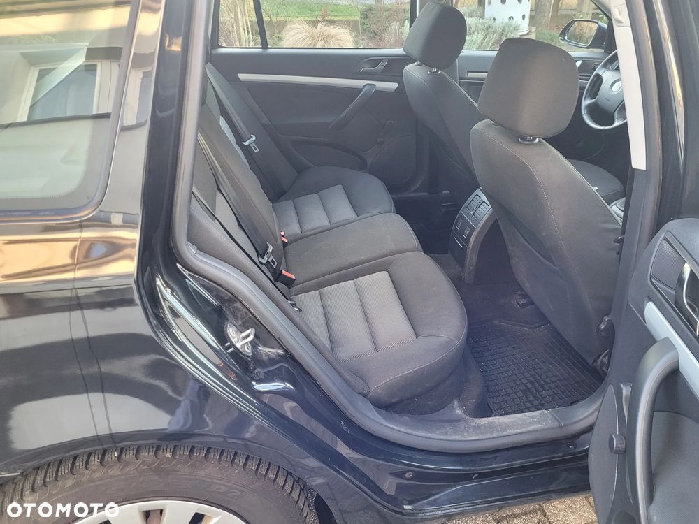 Skoda Octavia 1.6 Combi Advance - 8