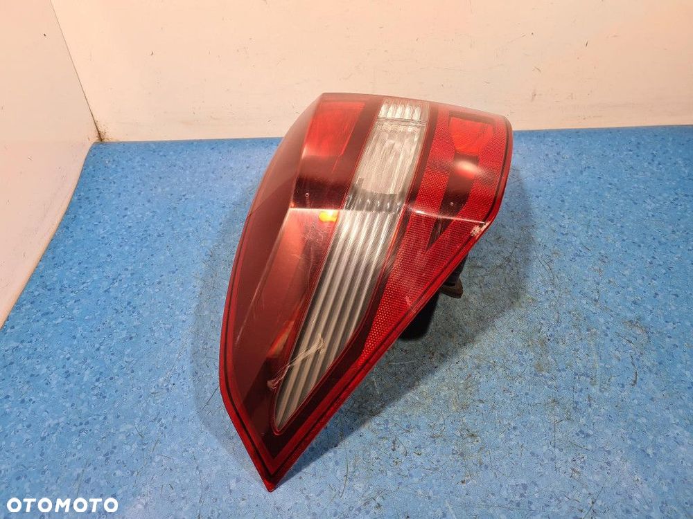 RENAULT LAGUNA III KOMBI LAMPA TYŁ LEWA ZEWNĘTRZNA - 3