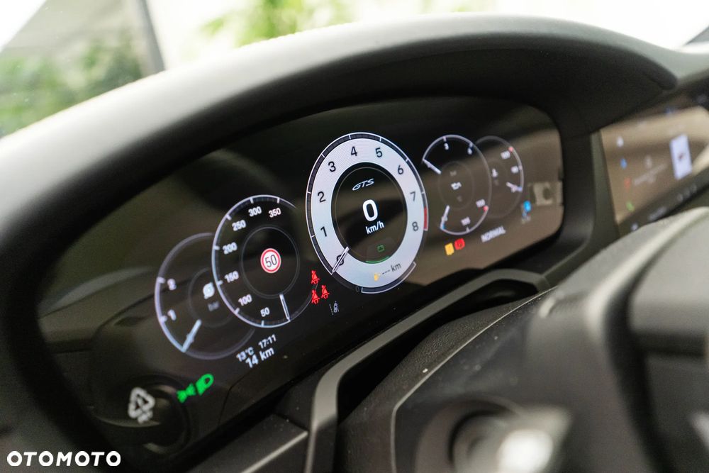 Porsche 911 Carrera 4 GTS - 14