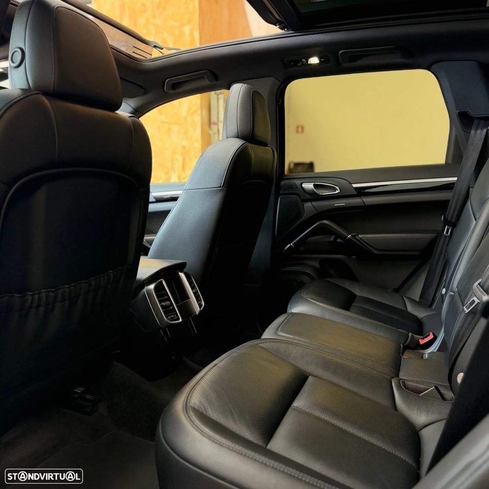 Porsche Cayenne S - 14