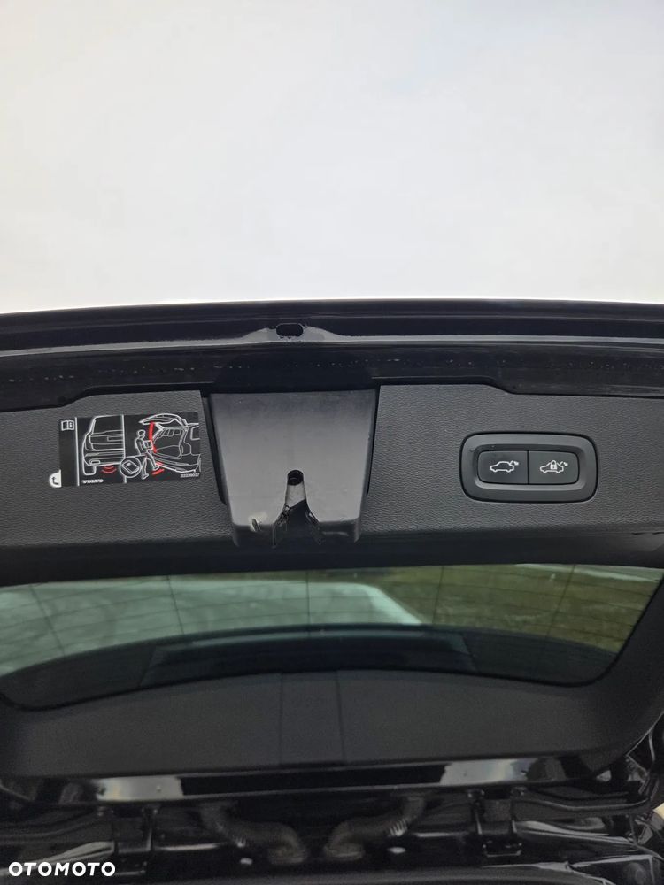 Volvo V60 Cross Country - 18