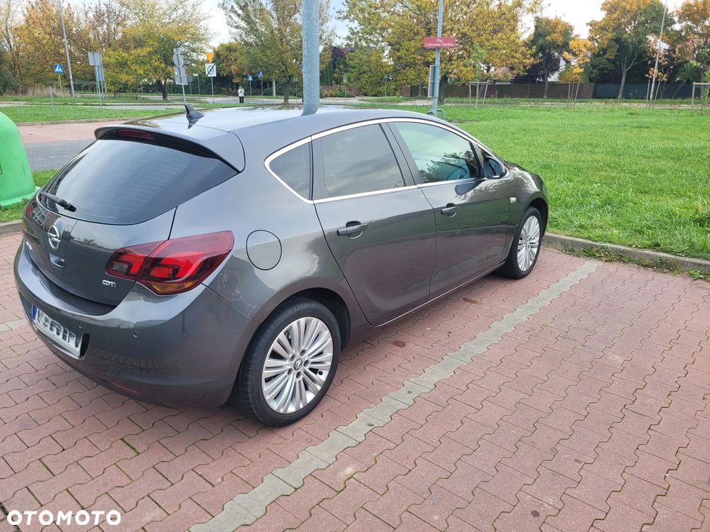 Opel Astra 1.7 CDTI DPF Cosmo - 19