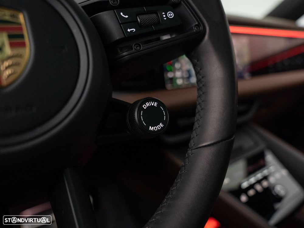 Porsche Macan Electric 4 - 37