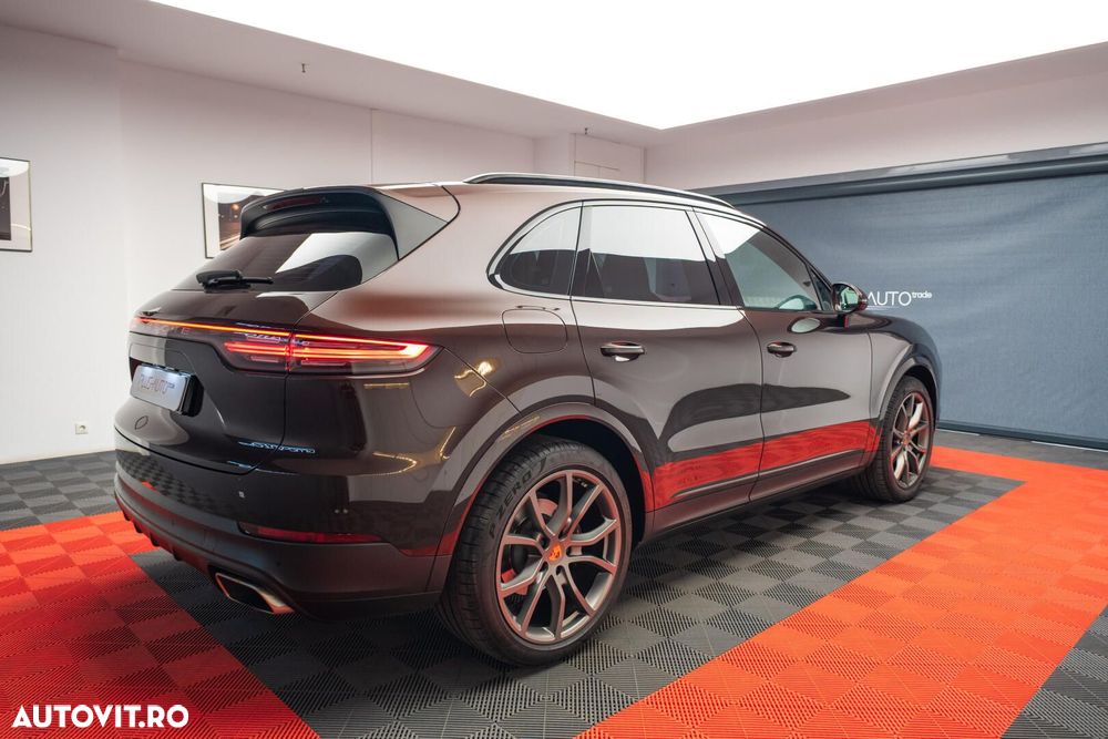 Porsche Cayenne - 5