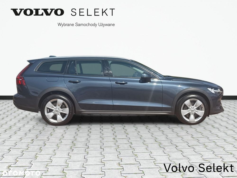Volvo V60 Cross Country - 5