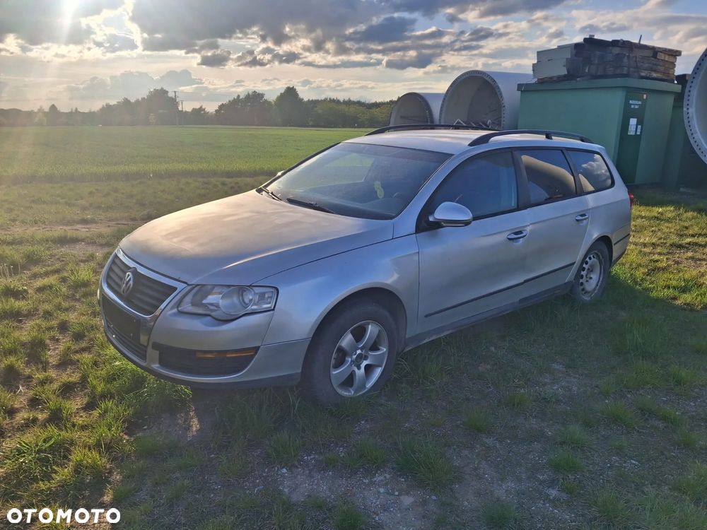 Volkswagen Passat - 1